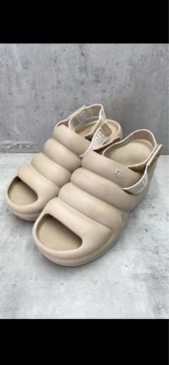 UGG アグ アーイヤー AWW Yeah 25cm サンダル 厚底 - メルカリ