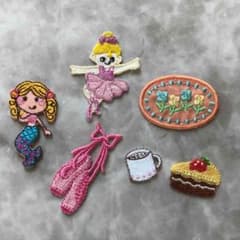 ハンドメイド素材　ワッペン（女の子）のサムネイル