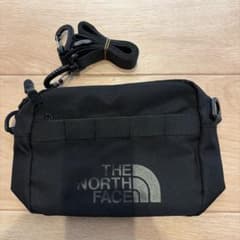 THE NORTH FACE ブラック ショルダーバッグ　韓国限定のサムネイル