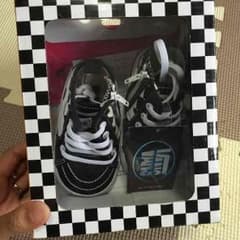 新品 VANS 13センチのサムネイル