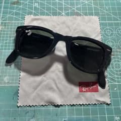 Ray-Ban Wayfarer ブラック サングラスのサムネイル