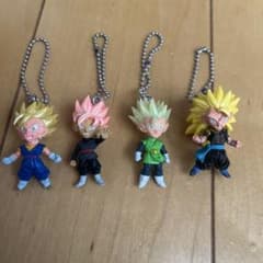 ドラゴンボール キーホルダー 4体セット　ガチャガチャのサムネイル