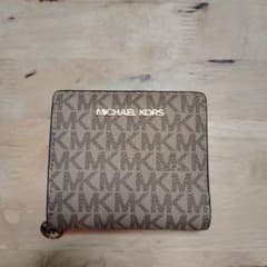 MICHAEL KORS 二つ折り財布 ベージュ系のサムネイル