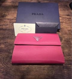 新品・未使用・極美品 プラダ財布　ピンクのサムネイル