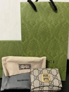GUCCI &バレンシアガ　コラボ財布のサムネイル