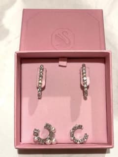 美品 SWAROVSKI 5691715 ピアスイヤーカフ セット - メルカリ