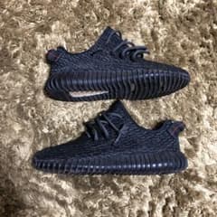 adidas YEEZY BOOST 350のサムネイル