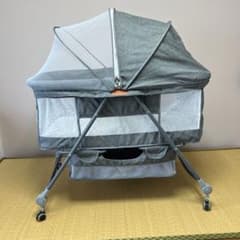 折りたたみベビーベッドのサムネイル