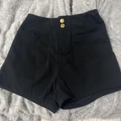黒 ショートパンツ ゴールドボタン Sサイズのサムネイル