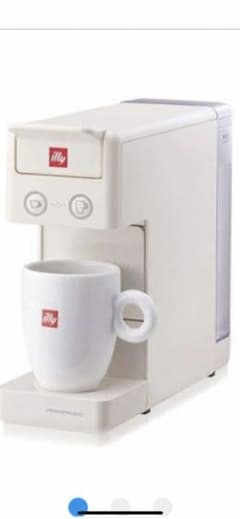 illy コーヒー　エスプレッソマシーンのサムネイル