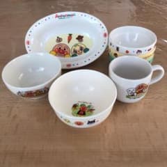 【月末値下げ】アンパンマン食器セットのサムネイル