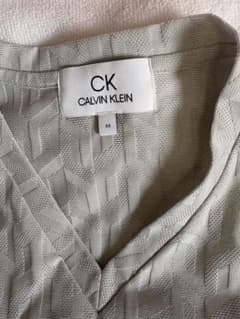 Calvin Klein カルバンクライン Vネック Tシャツ モノグラム柄のサムネイル