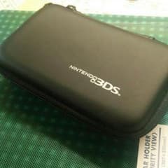 カセットのオマケ付き！値下げ3DSケースブラックのサムネイル