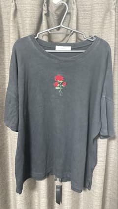 バラ刺繍 バックジップ Tシャツ ブラックのサムネイル