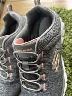 SKECHERS グレー ピンク スニーカーのサムネイル