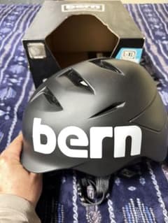 ☆値下げ☆ bern ヘルメット L-XLサイズ ブラック スノーボード スキーのサムネイル