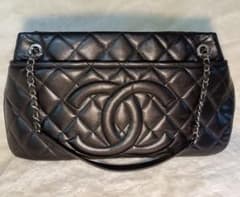 CHANEL キャビアスキン マトラッセ チェーンショルダーバッグのサムネイル