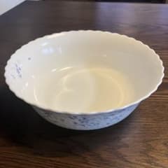 美品 NARUMI ボウル 深皿 鉢 花柄 レリーフのサムネイル