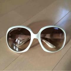 Dior ベージュサングラスのサムネイル