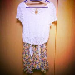 花柄ワンピースのサムネイル