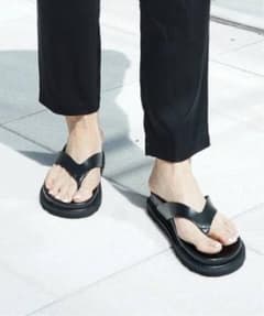 大変美品 CAMINANDO カミナンド 今季 完売 トングサンダル 38 黒のサムネイル