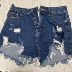 ダメージ加工 デニムショートパンツのサムネイル
