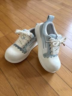 Rhime スニーカー 水色 完売品 - メルカリ
