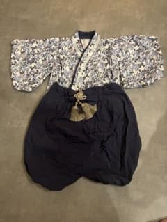 花柄着物と紺色袴のセットのサムネイル