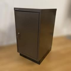 BISLEY ビスレー 鍵付きキャビネット 金庫 - メルカリ