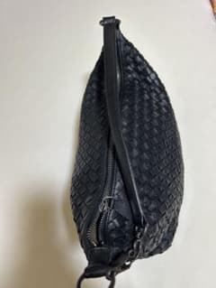 Bottega Veneta イントレチャート ショルダーバッグ ブラックのサムネイル