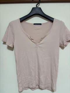 Brandy Melville ヘンリーネック 半袖トップス ピンクのサムネイル