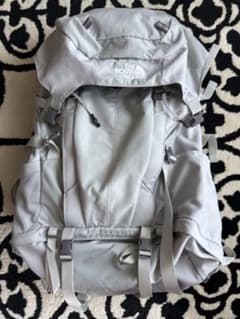 THE NORTH FACEグレー バックパックのサムネイル