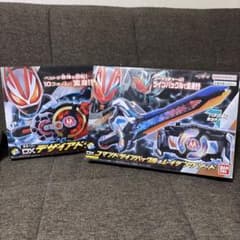 仮面ライダーギーツ DXデザイアドライバー コマンドツインバックルのサムネイル