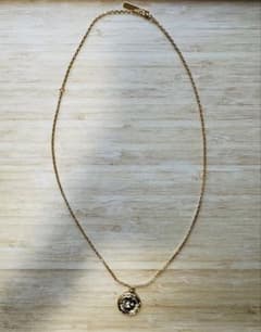 MAISONKITSUNE PROFILE MEDALLION NECKLACE - メルカリ