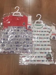 【みにこ様専用】UNIQLO トーマスTシャツ2枚セットのサムネイル