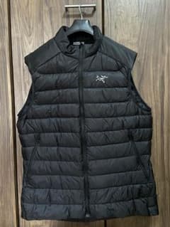 Arc'teryx ダウンベスト ブラック XLサイズのサムネイル