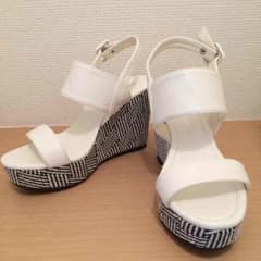 VENCE EXCHANGE 美品 ☪ モノトーン サンダルのサムネイル