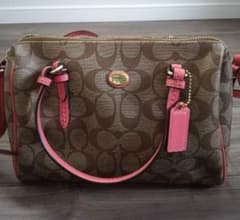 【れい様専用】COACH　ショルダーバッグ　ピンクのサムネイル