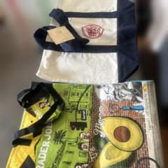 TRADER JOE'S トートバッグ+ ハイウェイ、アボカドデザインエコバッグのサムネイル