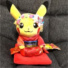 【ポケセンキョウト限定】ぬいぐるみ 舞妓はんピカチュウ おすわりver.のサムネイル