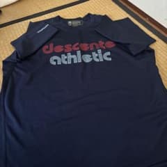 DESCENTE athletic 半袖Tシャツ ネイビーサイズOですのサムネイル