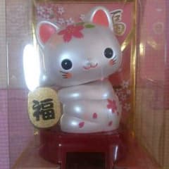 ソーラー式赤ちゃん招き猫☆のサムネイル