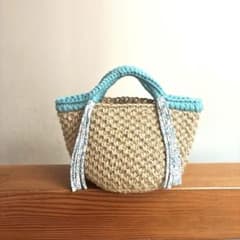 あや様♡麻紐×アイスブルーribbonxl ズパゲッティ マルシェバッグ　水色 麻紐×持ち手フリンジブルー ズパゲッティ マルシェバッグ - メルカリ