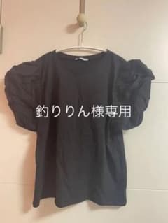 ZARA フリルトップスのサムネイル