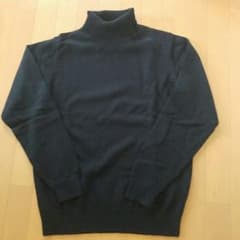 UNIQLO　タートルネックのサムネイル