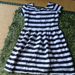 Tシャツ2枚とワンピースのセットのサムネイル