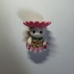 シルバニアファミリー ラテネコの赤ちゃんと花かんむりのサムネイル
