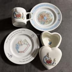 WEDGWOOD ピーターラビットハート型小物入れ　マグカップ プレート 4点のサムネイル