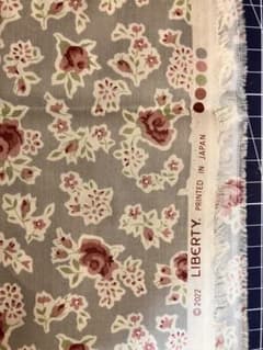 LIBERTY リバティプリント生地 ファリンダ　タナローン　花柄のサムネイル