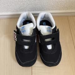 ニューバランス　キッズスニーカーのサムネイル